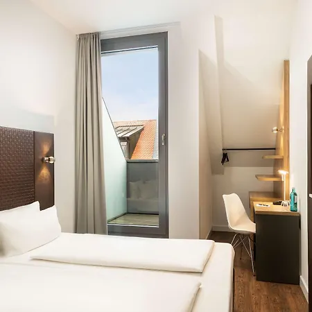 Hotel Elaya Center 4*
