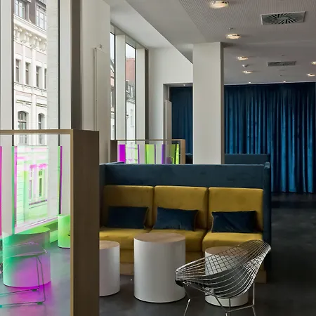 Elaya Center Hotel