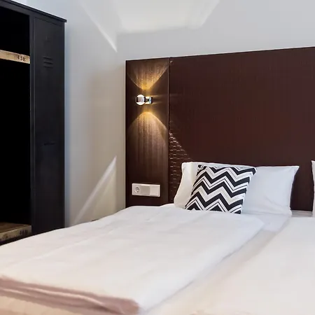 Elaya Center Hotel