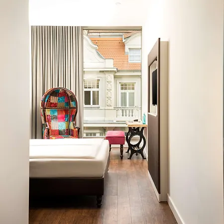 Отель Arthotel Ana Symphonie 4*