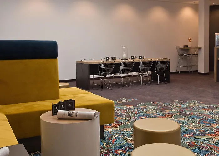 Elaya Center Hotell