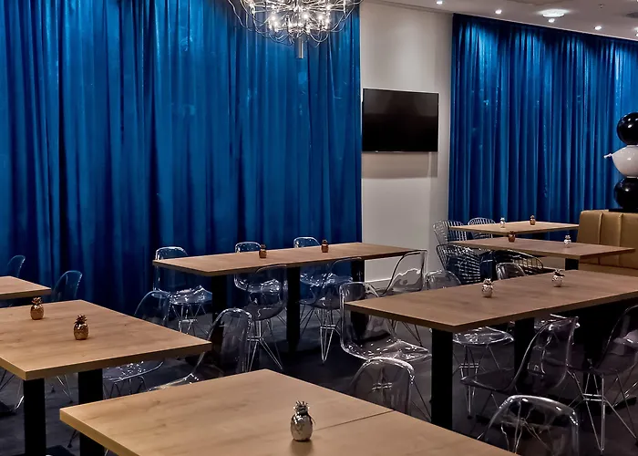 Elaya Center Hotel