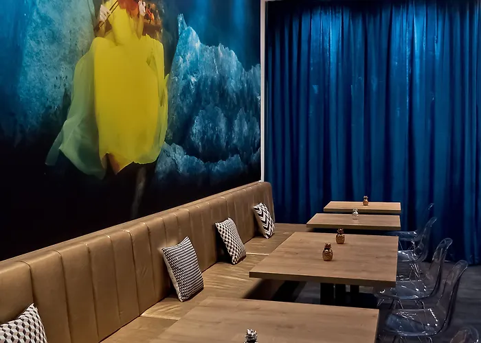 Elaya Center Hotell