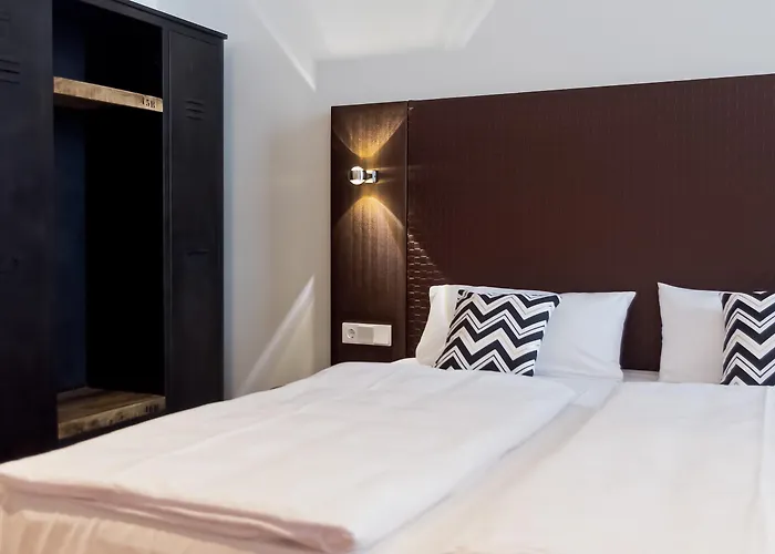 Elaya Center Hotell